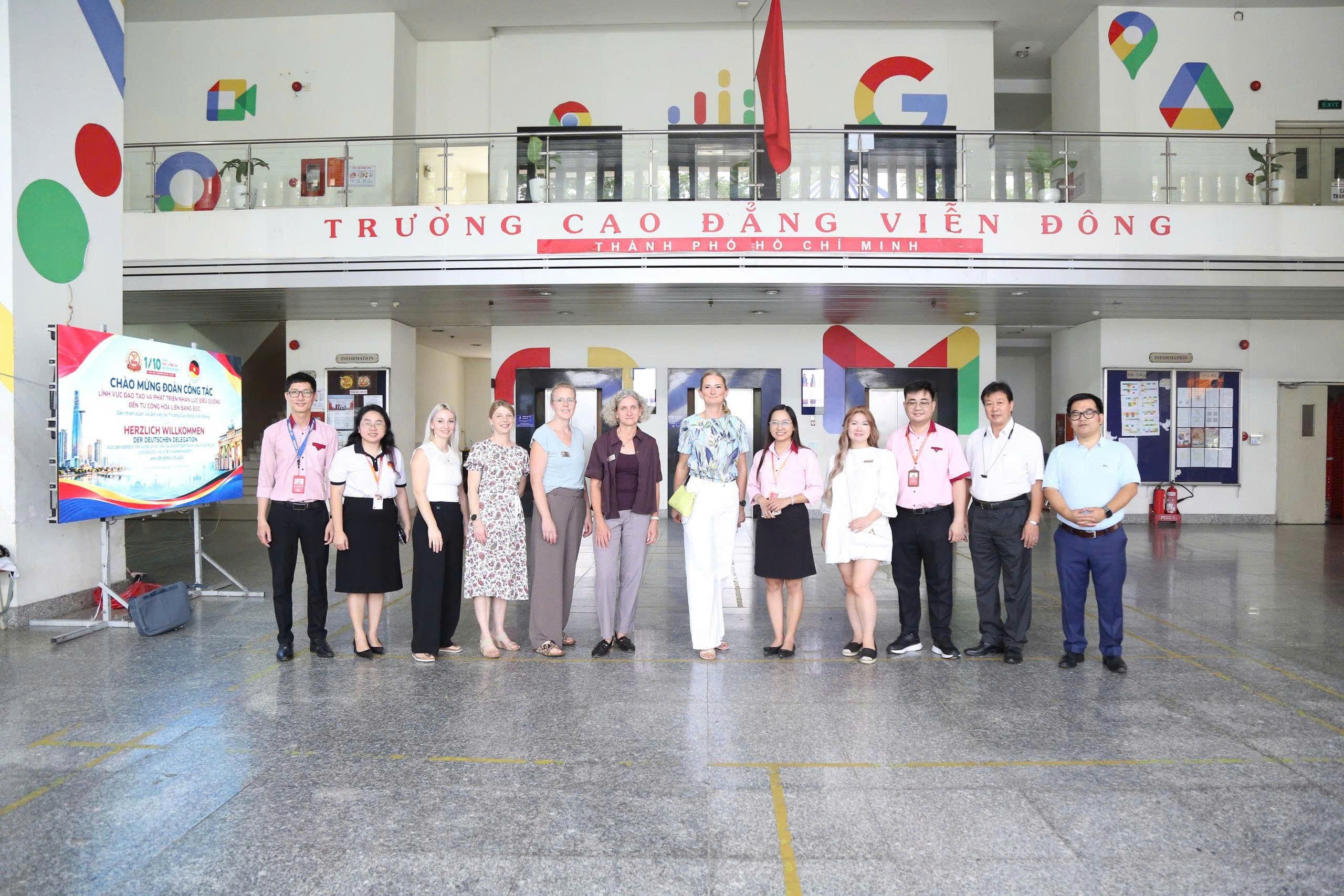 ĐÓN ĐOÀN CÔNG TÁC TỪ CỘNG HÒA LIÊN BANG ĐỨC ĐẾN THAM QUAN VÀ LÀM VIỆC TẠI TRƯỜNG CAO ĐẲNG VIỄN ĐÔNG